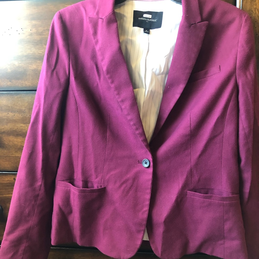 Banana republic maroon blazer